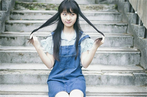 在平原上骑行的自由 在平原上骑行的自由